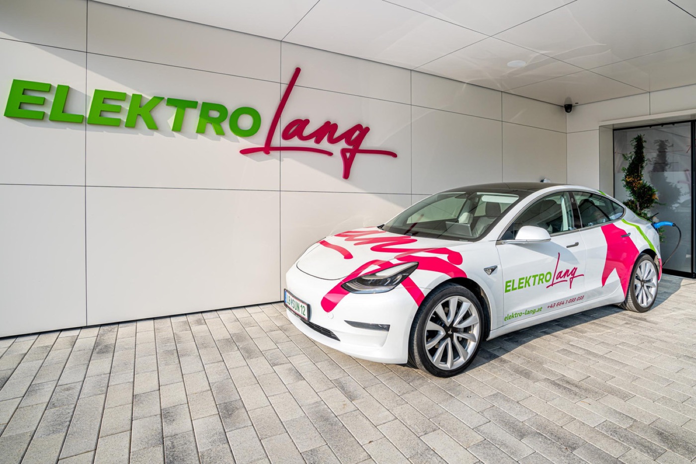 Elektroauto von Elektro Lang im Showroom